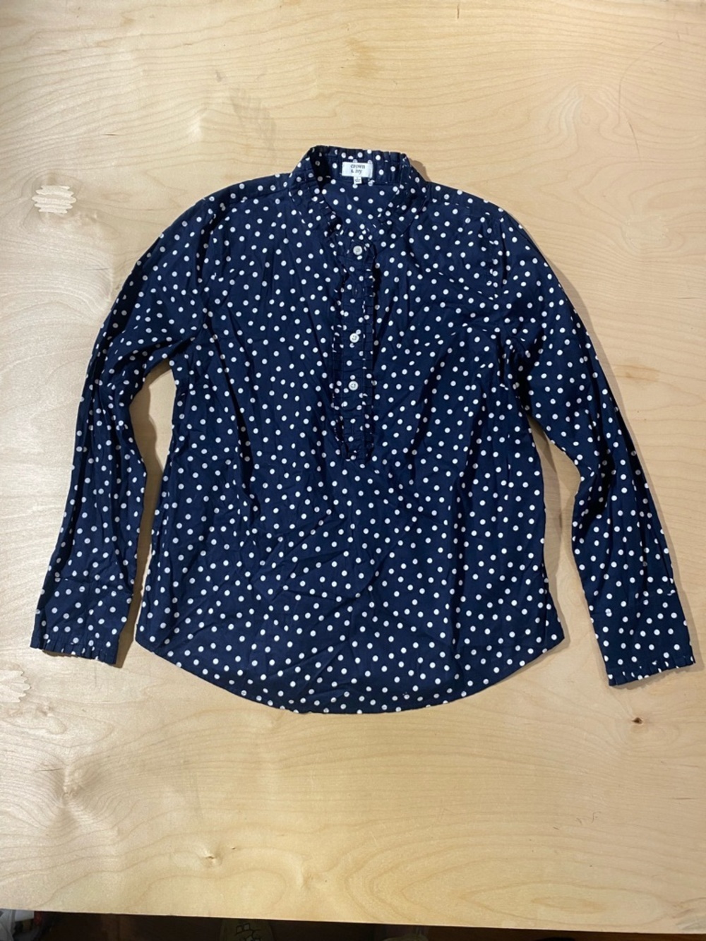 crown & ivy Navy and White Polka Dot Ruffle Top Large (QY)